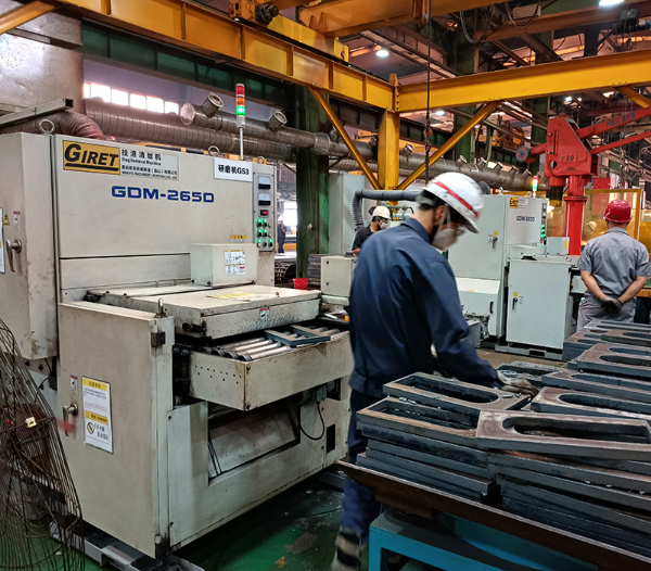 切割掛渣去除機(jī)：高效清理掛渣浮銹，解放人工